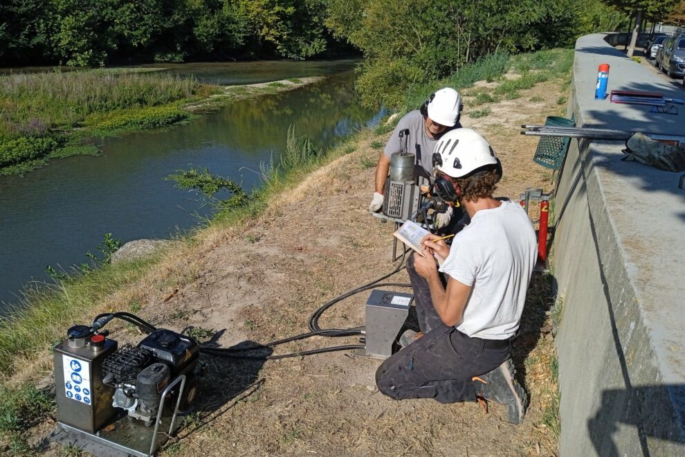 Investigations géotechniques sur les berges de l'Ouvèze à Bédarrides