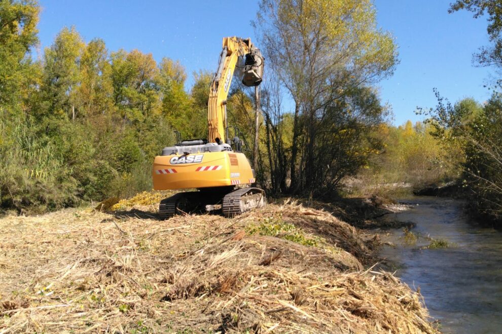 Scarification dans l'Ouvèze entre Mollans-sur-Ouvèze et Entrechaux